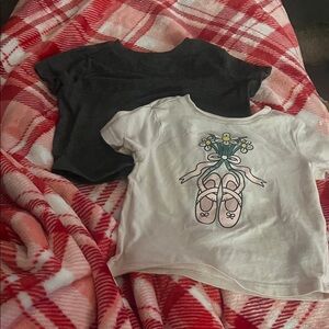 B58 Lot of 2 12-18 months Old Navy Brand SS Tee